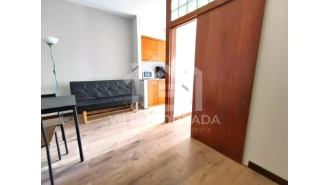 Apartamento T1 para Arrendamento em Mafamude e Vilar do Paraíso