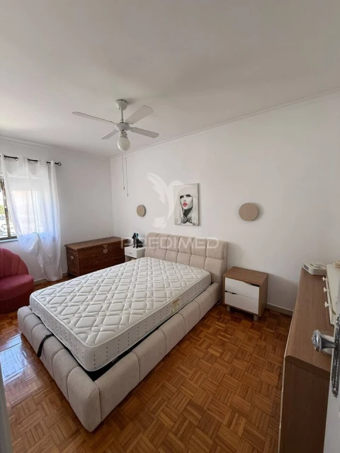 Apartamento T3 para Venda em Gaio-Rosário e Sarilhos Pequenos