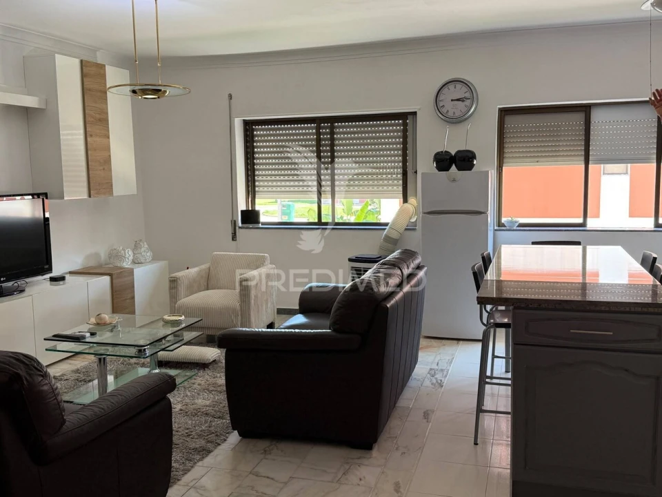 Apartamento T3 para Venda em Gaio-Rosário e Sarilhos Pequenos Foto 2