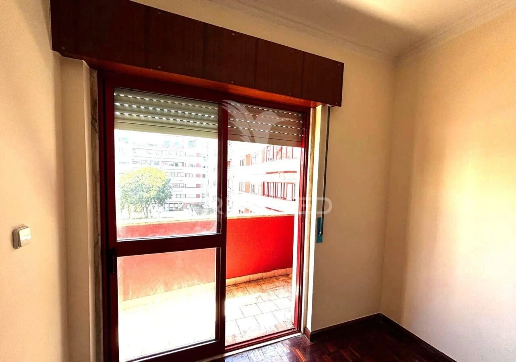 Apartamento T2 para Venda em Algueirão-Mem Martins Foto 13