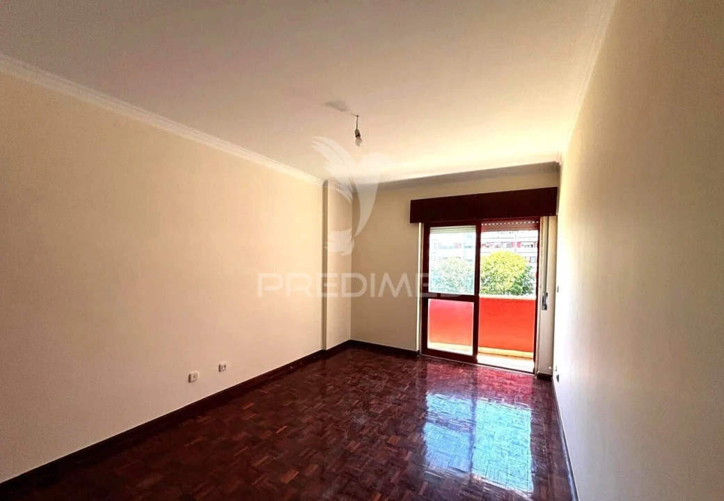 Apartamento T2 para Venda em Algueirão-Mem Martins Foto 16