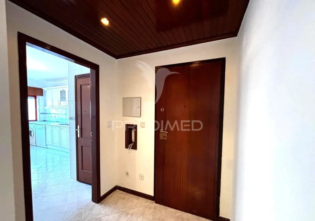 Apartamento T2 para Venda em Algueirão-Mem Martins Foto 17