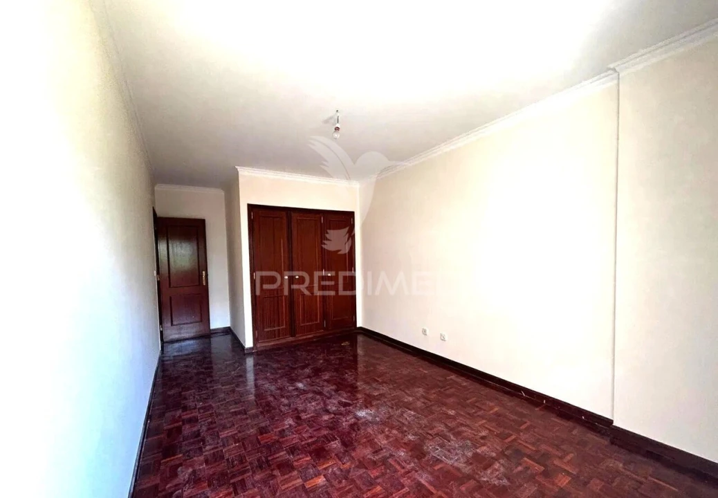 Apartamento T2 para Venda em Algueirão-Mem Martins Foto 14