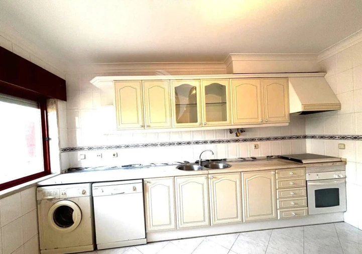 Apartamento T2 para Venda em Algueirão-Mem Martins Foto 3
