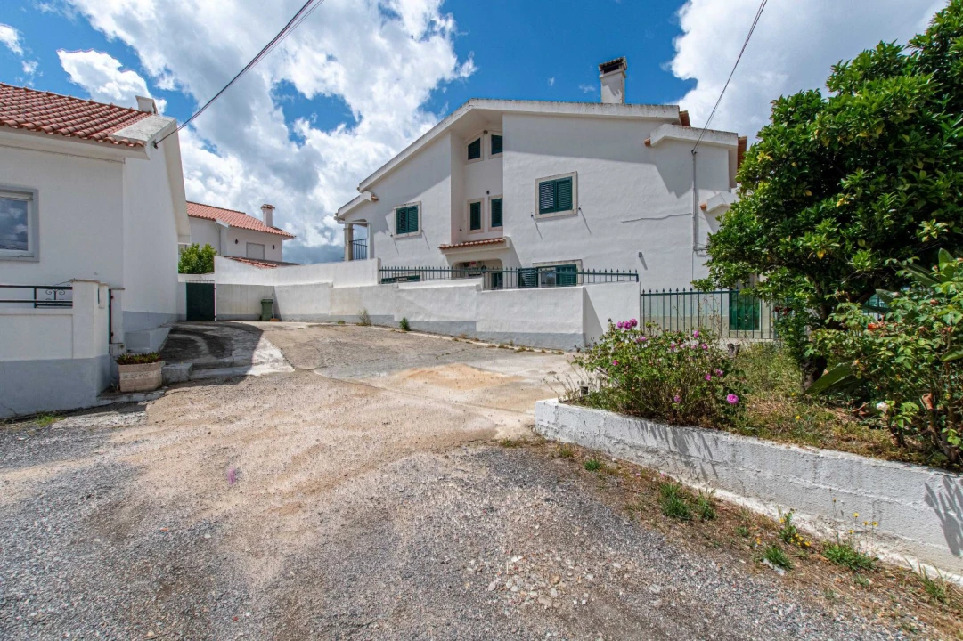 Moradia T2 para Arrendamento em Carregado e Cadafais Foto 4