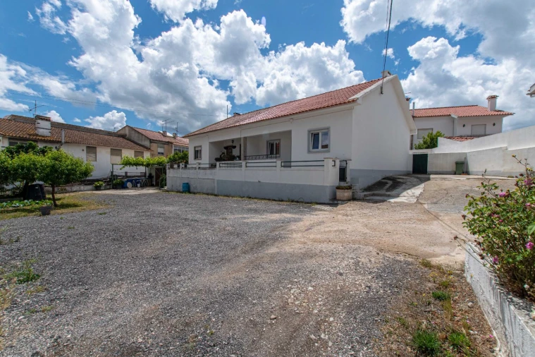 Moradia T2 para Arrendamento em Carregado e Cadafais Foto 3