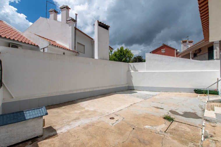 Moradia T2 para Arrendamento em Carregado e Cadafais Foto 21