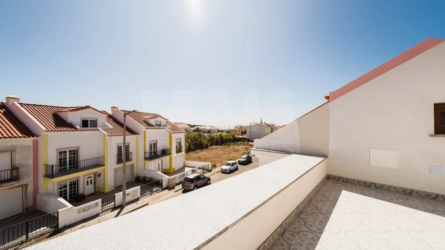 Moradia T4 para Venda em Atouguia da Baleia