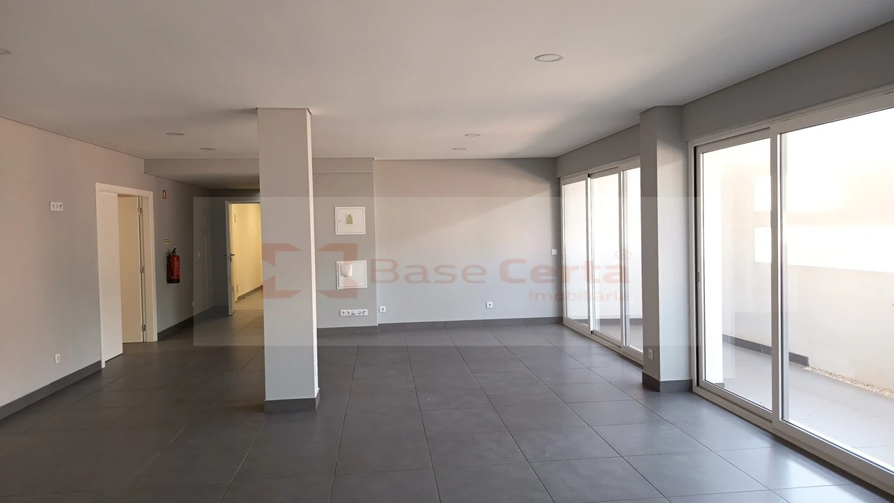 Apartamento T3 para Venda em Santa Clara Foto 2