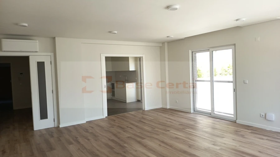 Apartamento T3 para Venda em Santa Clara Foto 3