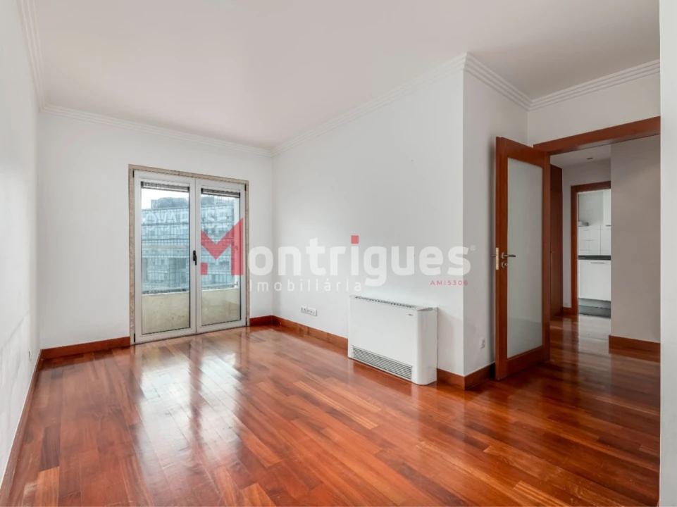 Apartamento T1 para Venda em Parque das Nações Foto 7