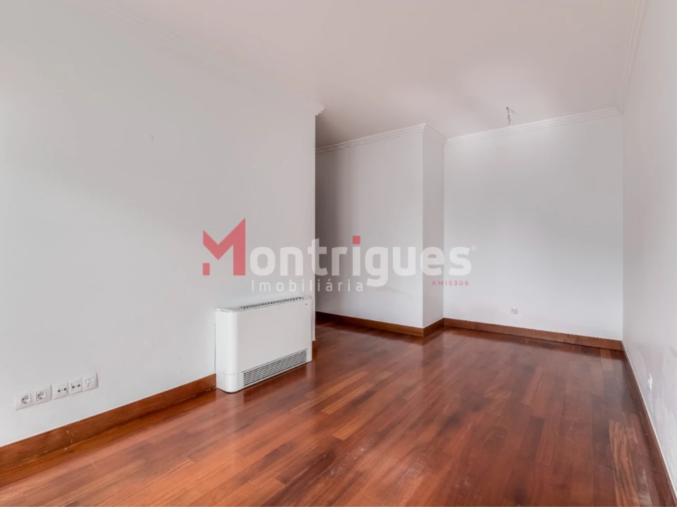 Apartamento T1 para Venda em Parque das Nações Foto 8