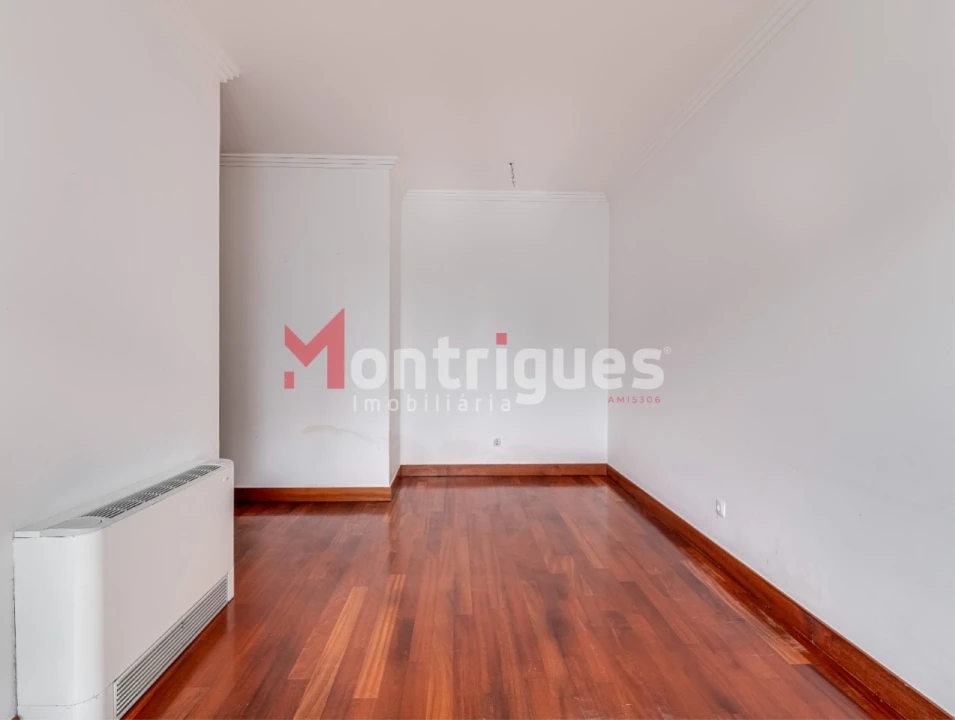 Apartamento T1 para Venda em Parque das Nações Foto 9