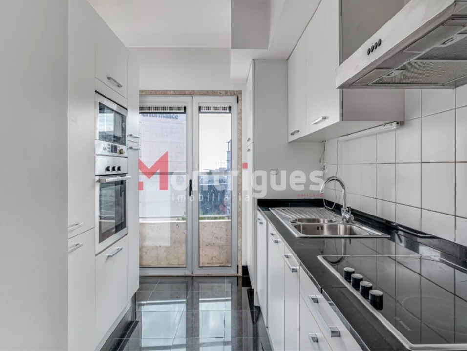 Apartamento T1 para Venda em Parque das Nações Foto 11