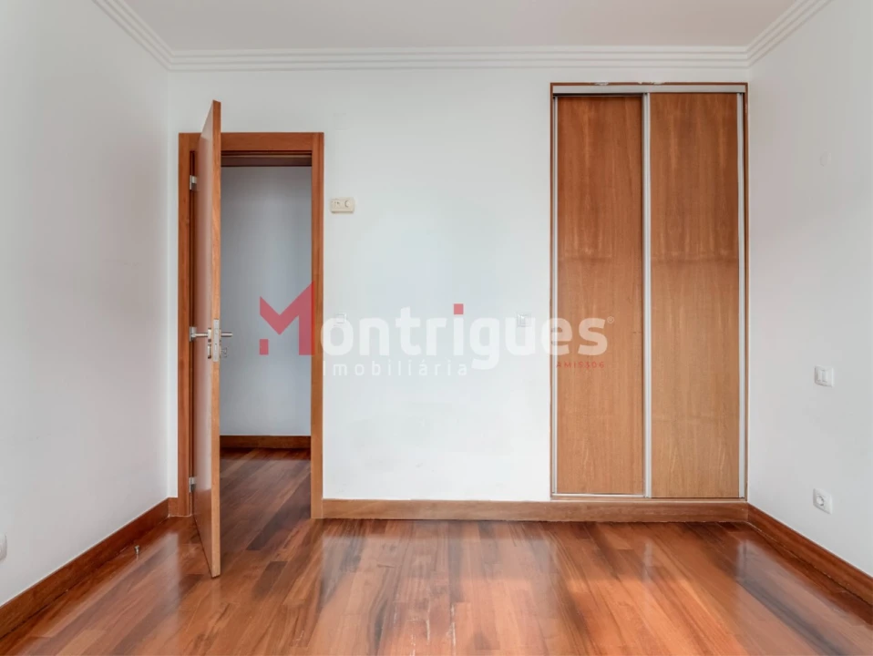 Apartamento T1 para Venda em Parque das Nações Foto 15