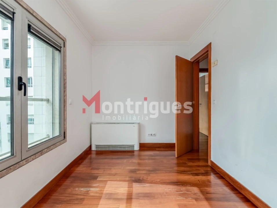 Apartamento T1 para Venda em Parque das Nações Foto 18