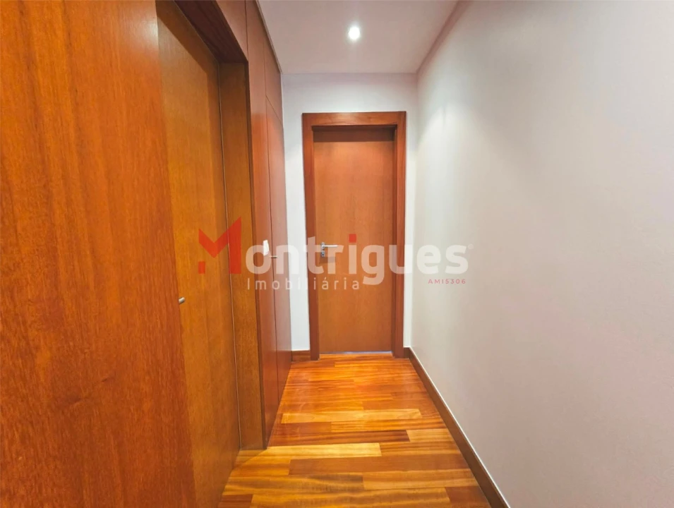 Apartamento T1 para Venda em Parque das Nações Foto 10