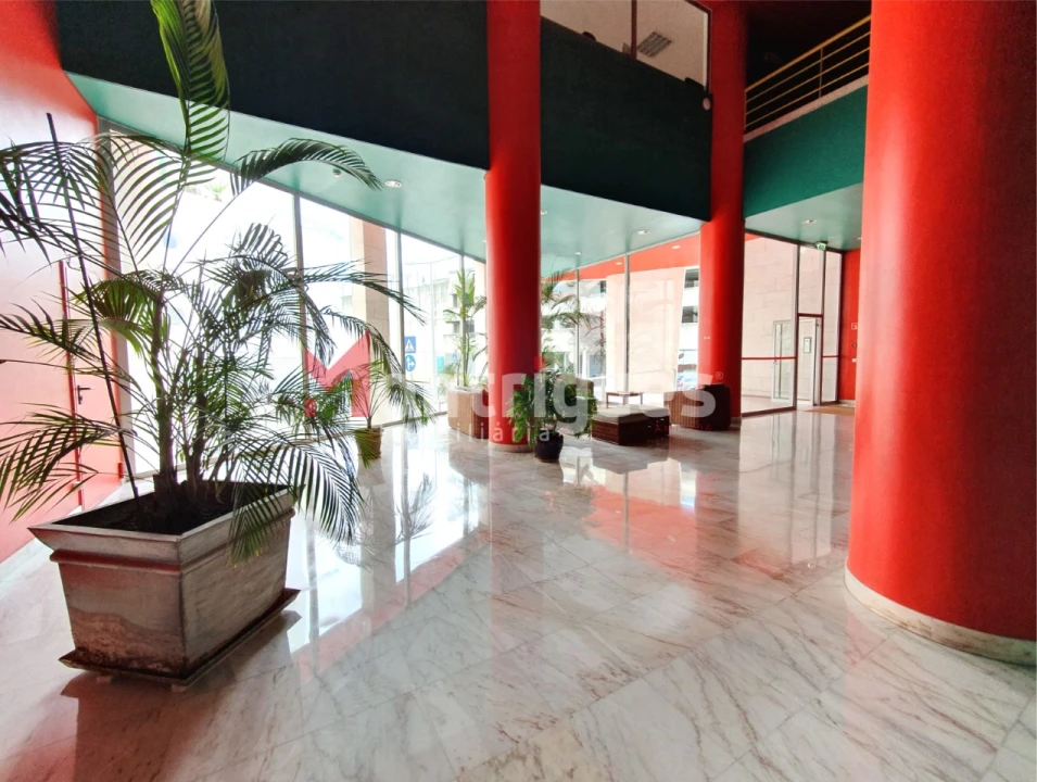 Apartamento T3 para Venda em Parque das Nações Foto 3