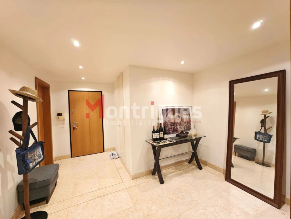 Apartamento T3 para Venda em Parque das Nações Foto 4