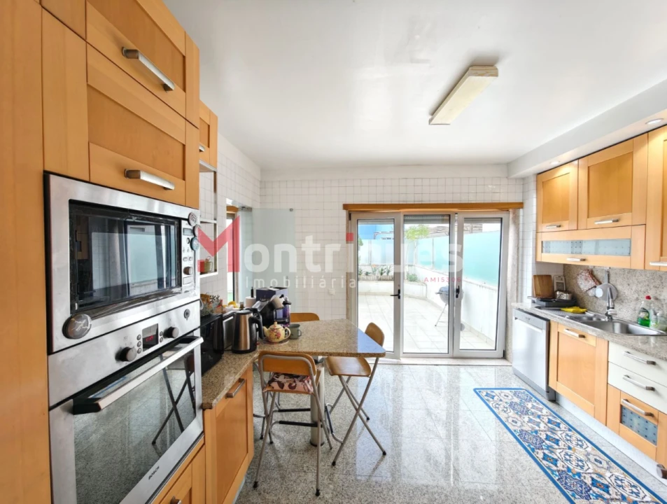 Apartamento T3 para Venda em Parque das Nações Foto 7