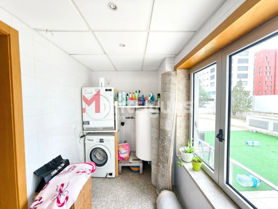 Apartamento T3 para Venda em Parque das Nações Foto 10