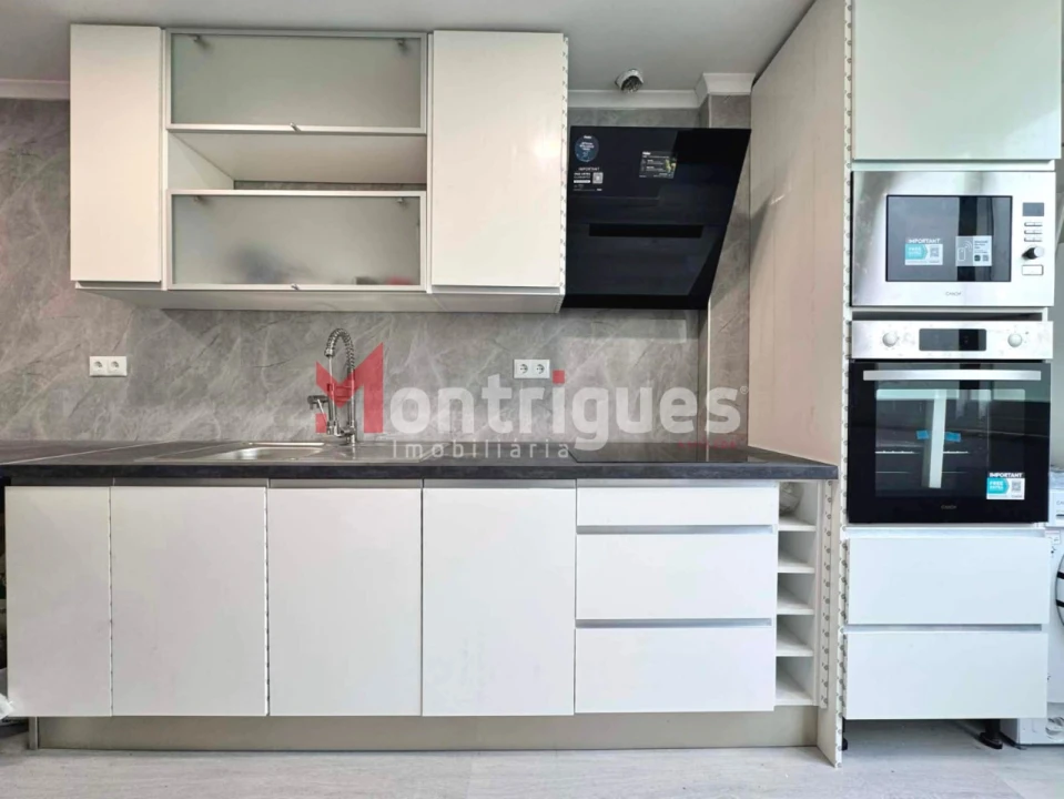 Apartamento T2 para Venda em Benfica Foto 5