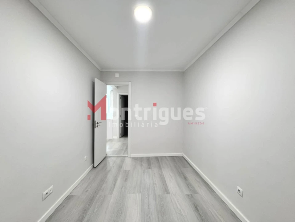 Apartamento T2 para Venda em Benfica Foto 9