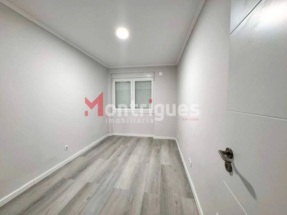 Apartamento T2 para Venda em Benfica Foto 10