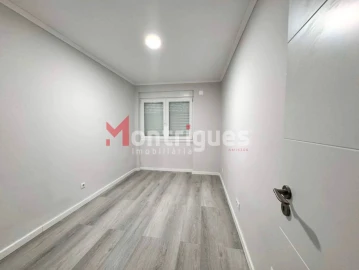 Apartamento T2 para Venda em Benfica