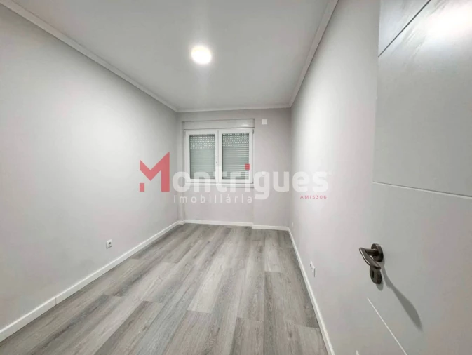 Apartamento T2 para Venda em Benfica Foto 10