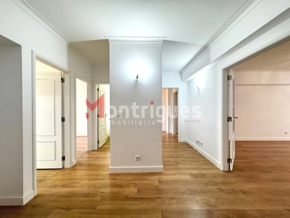 Apartamento T3 para Venda em São Domingos de Benfica Foto 2
