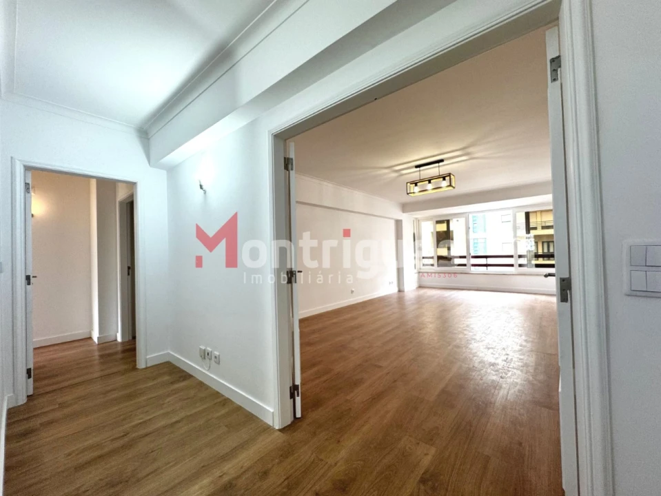 Apartamento T3 para Venda em São Domingos de Benfica Foto 3