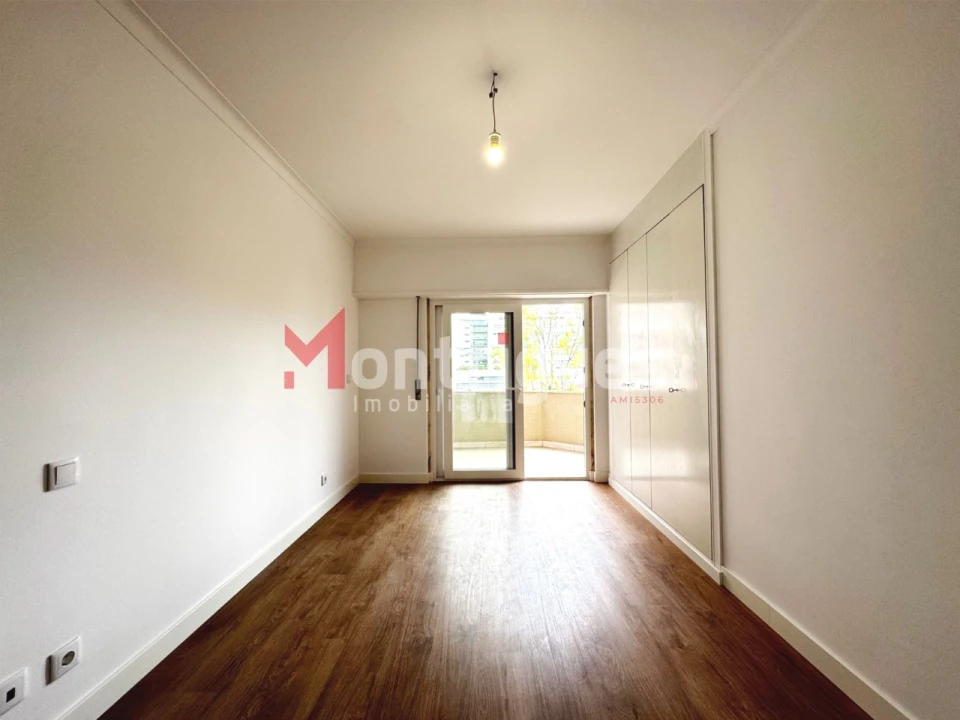 Apartamento T3 para Venda em São Domingos de Benfica Foto 14