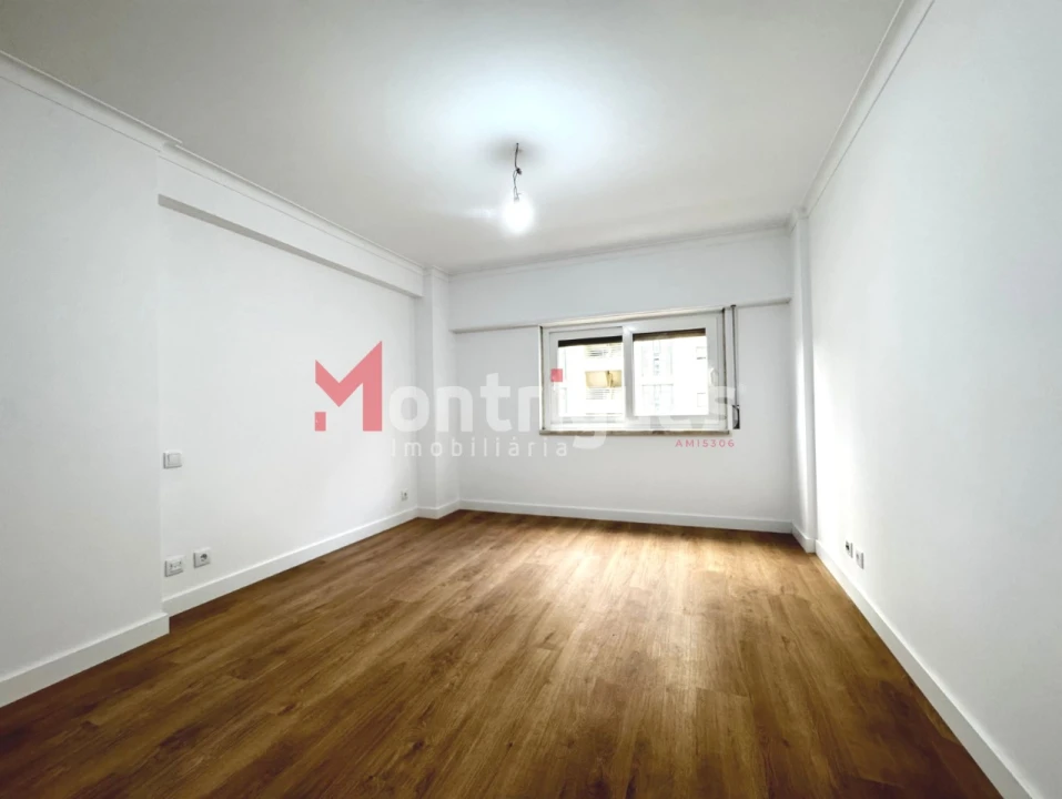 Apartamento T3 para Venda em São Domingos de Benfica Foto 15