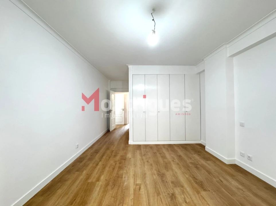 Apartamento T3 para Venda em São Domingos de Benfica Foto 16