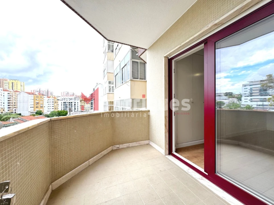 Apartamento T3 para Venda em São Domingos de Benfica Foto 22