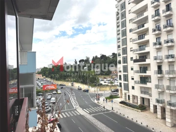 Apartamento T3 para Venda em São Domingos de Benfica