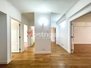 Apartamento T3 para Venda em São Domingos de Benfica