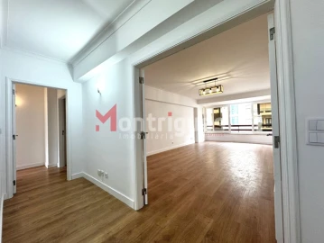 Apartamento T3 para Venda em São Domingos de Benfica