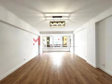 Apartamento T3 para Venda em São Domingos de Benfica