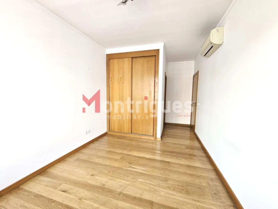 Apartamento T2 para Venda em Parque das Nações Foto 10