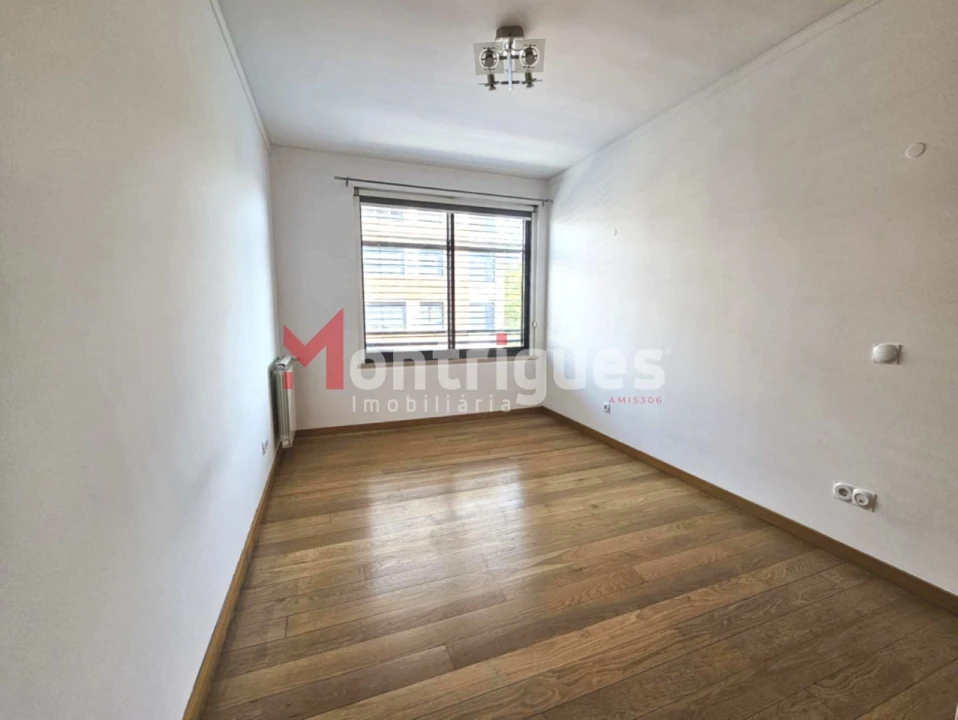 Apartamento T2 para Venda em Parque das Nações Foto 11