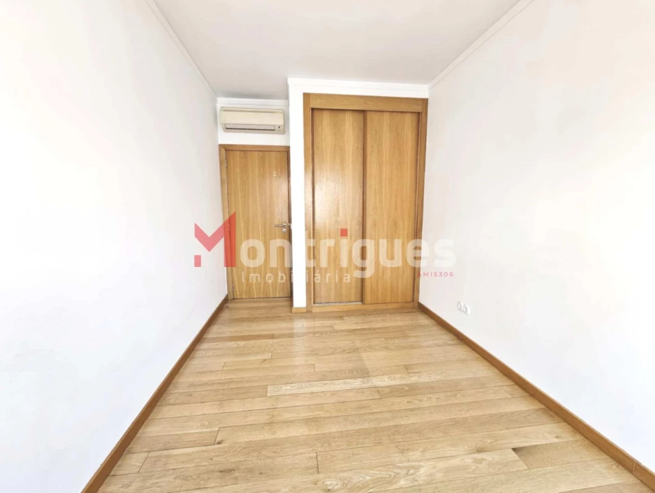 Apartamento T2 para Venda em Parque das Nações Foto 13
