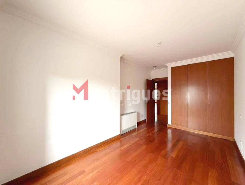 Apartamento T3 para Arrendamento em Parque das Nações Foto 12