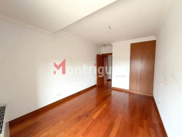 Apartamento T3 para Arrendamento em Parque das Nações