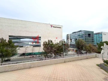Apartamento T3 para Arrendamento em Parque das Nações