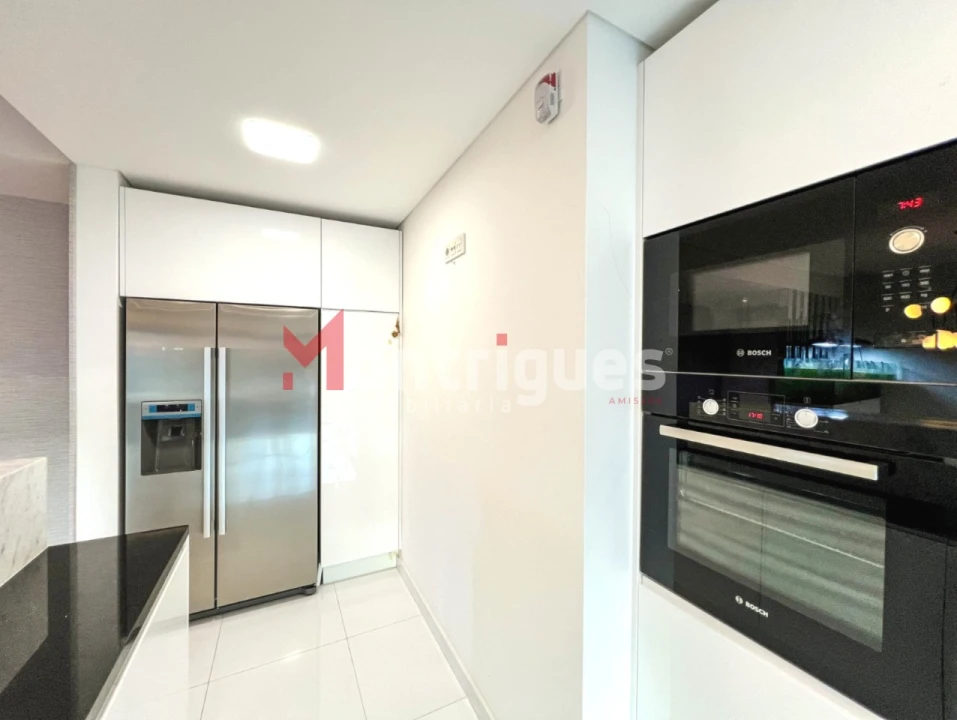 Apartamento T2 para Arrendamento em São Domingos de Benfica Foto 4
