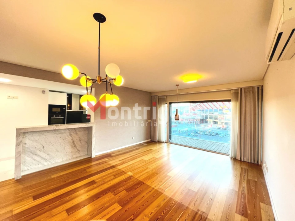 Apartamento T2 para Arrendamento em São Domingos de Benfica Foto 7