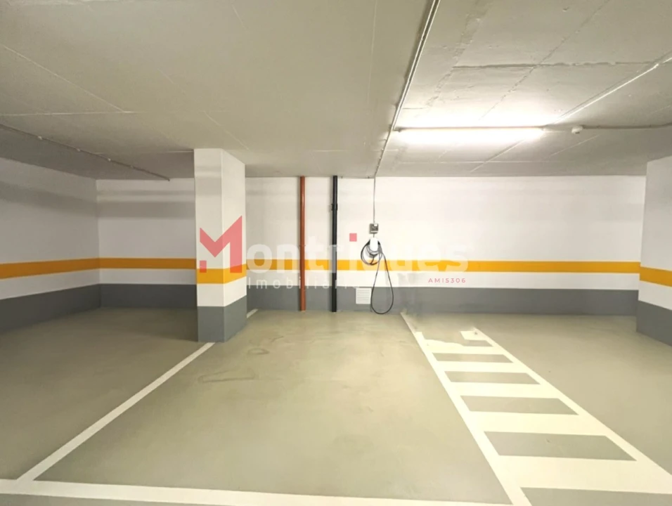 Apartamento T2 para Arrendamento em São Domingos de Benfica Foto 21