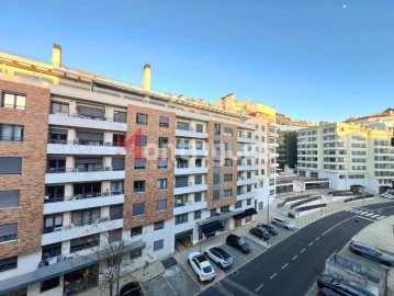 Apartamento T2 para Arrendamento em São Domingos de Benfica